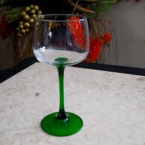 Green stem lot of 4 wine glasses.